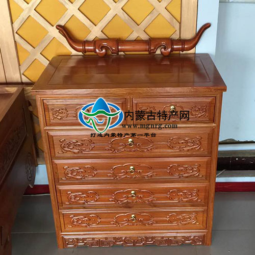 17c吃瓜网
实木柜子