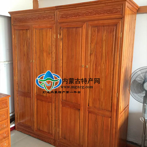 17c吃瓜网
蒙族实木衣柜
